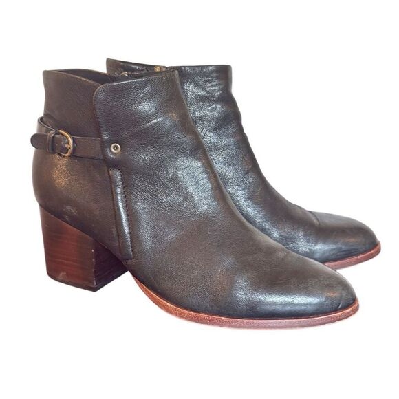 Isola black leather ankle strap bootie size 8 - Picture 2 of 12